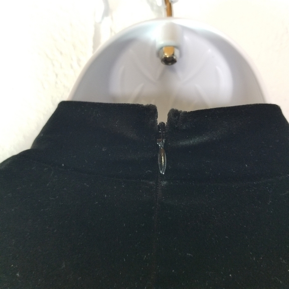 Express black velour long sleeve shorts romper - Picture 9 of 10